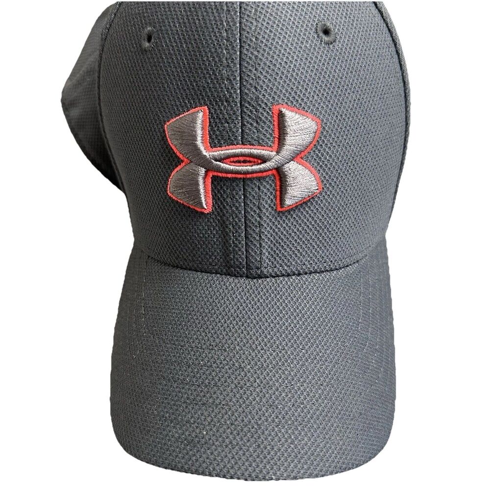 Under Armour Youth Small/Medium Hat Gray Red Logo Fitted Stretch Cap EUC